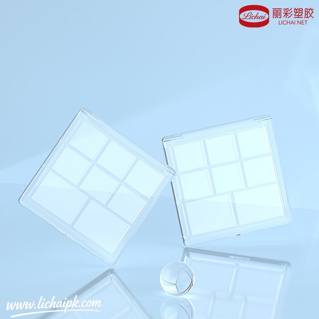 खाली मेकअप आईशैडो पैलेट्स